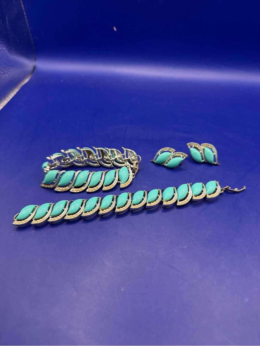Vintage Silver-Tone Turquoise Leaf Bracelet and Earrings Set
